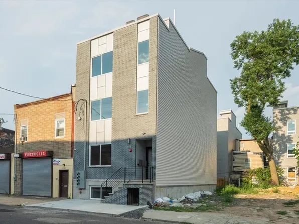 2225 N 8th St, Philadelphia, PA