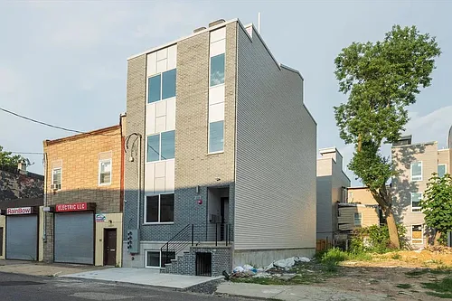 2225 N 8th St Photo 1