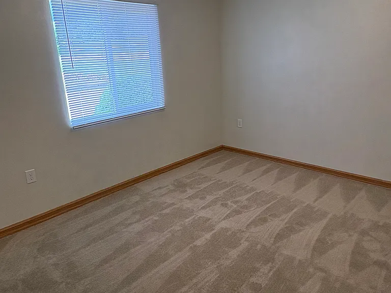 1630 W Broadway St — Photo 13