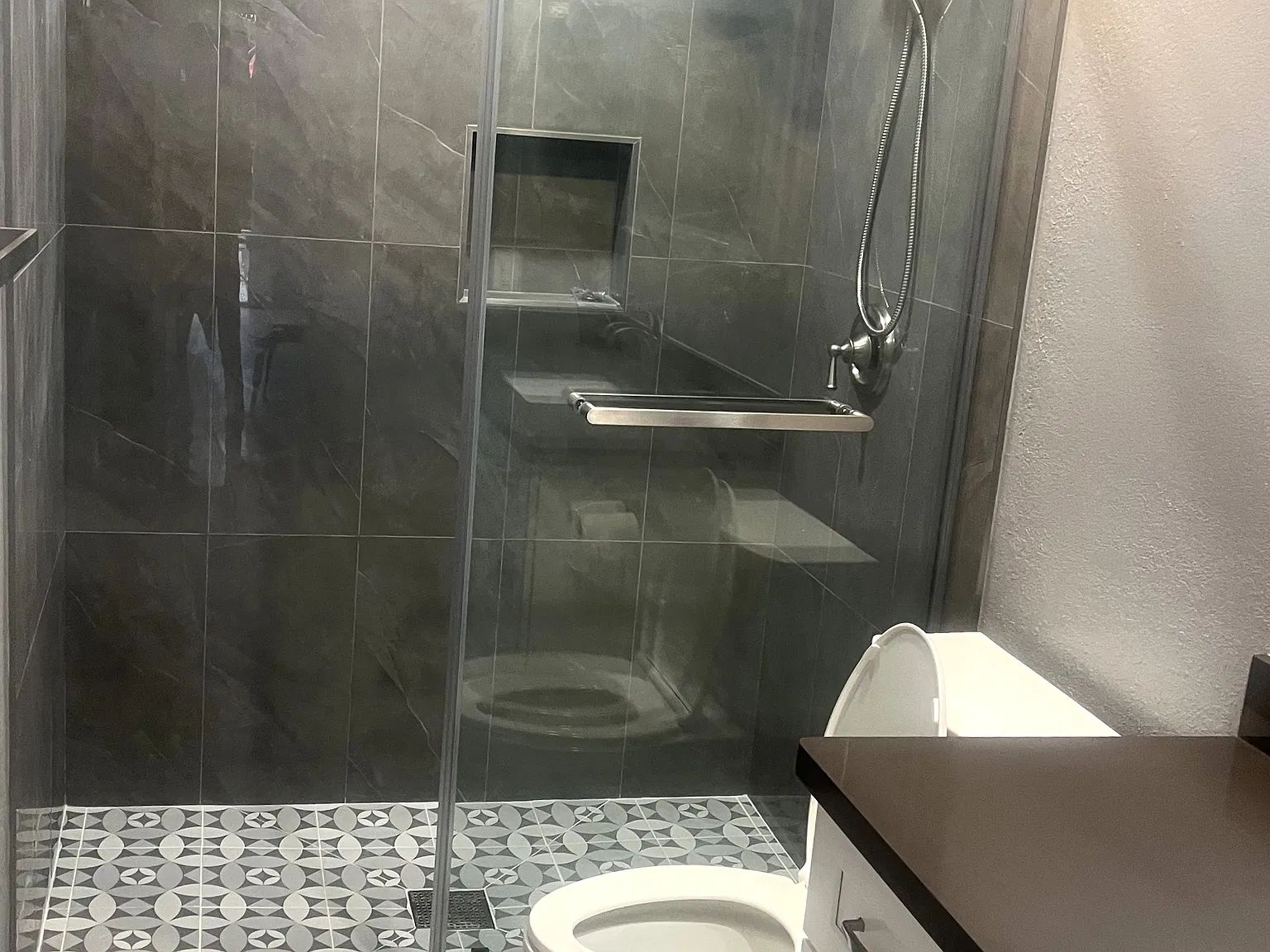 3 bed, 1600 sqft, $4,300 — Photo 3