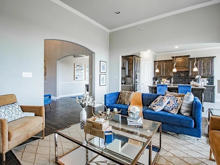3000 Comal Ct — Photo 4