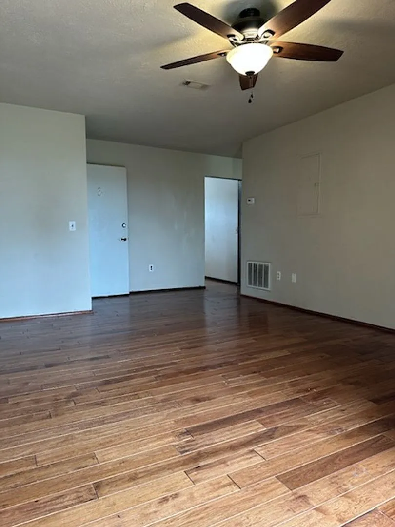 111 Elm St #1-4 — Photo 4
