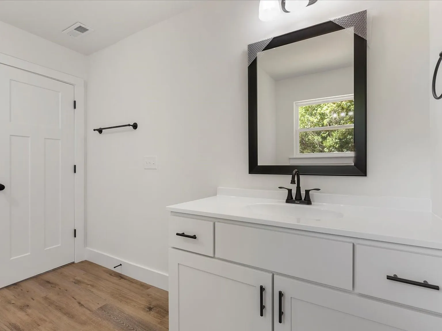 Arlington Townes Modern 3-Bedroom Townhomes in Greer, SC — Photo 4