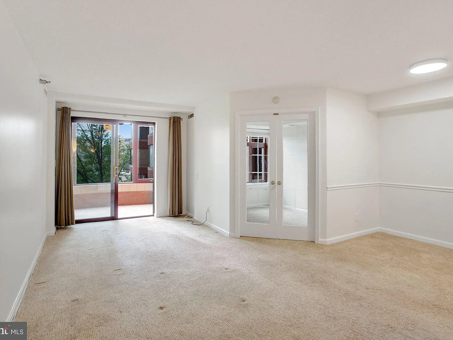 1 bed, 1.5 bath, 830 sqft, $3,000 — Photo 4