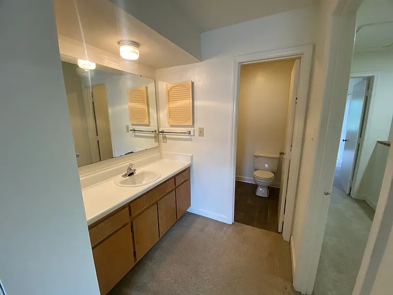 Avery Close Condominiums — Photo 87