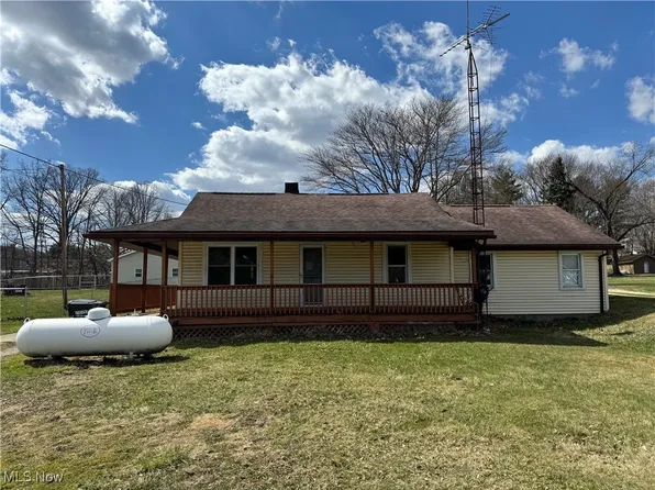 6805 Waynesburg Dr SE, Waynesburg, OH 44688