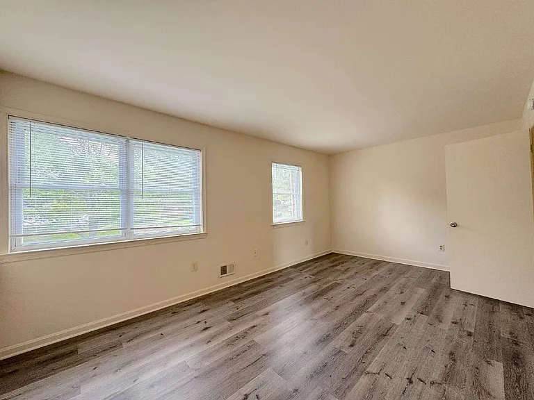 4104 Sideburn Rd — Photo 14