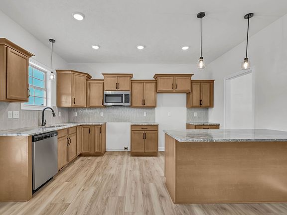 3rd image of 314 Galway Dr Lot 109