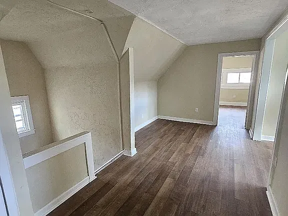 2 bed, 700 sqft, $975 — Photo 3