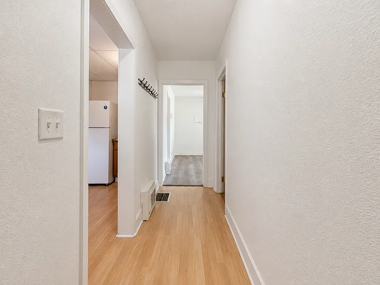 620 Lake Ave W — Photo 5