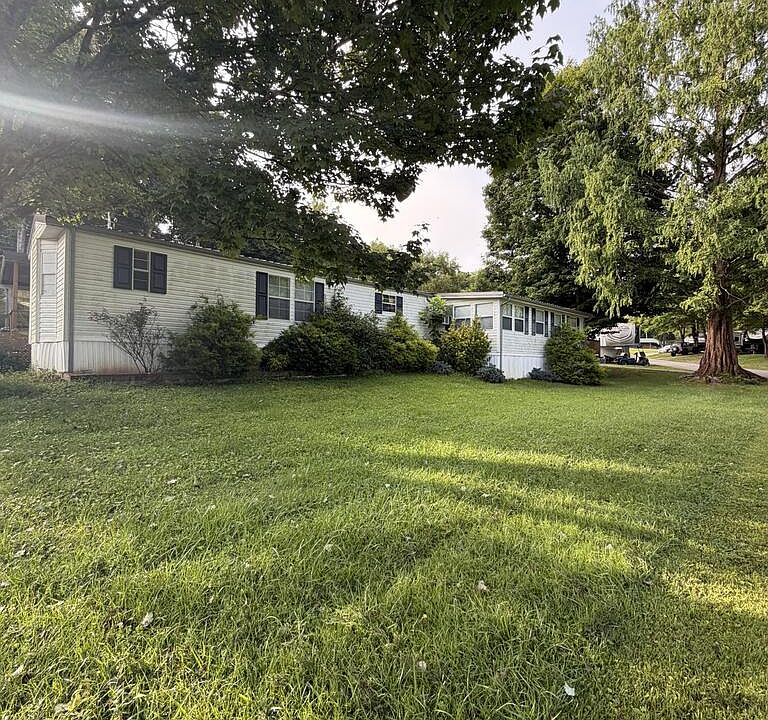 1st image of 7 Red Bird Cir