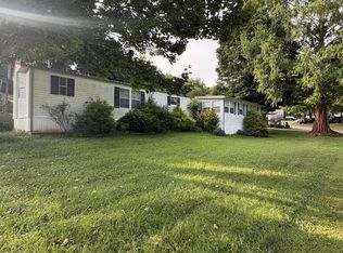 7 Red Bird Cir, Whittier, NC 28789