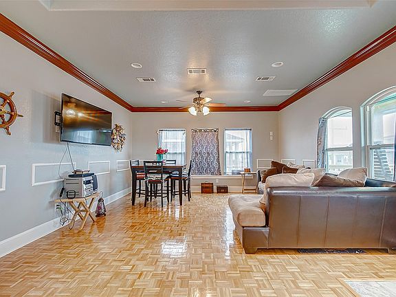 5th image of 870 Gulfview Dr