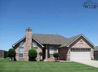 131 Stonebridge St, Burkburnett, TX 76354