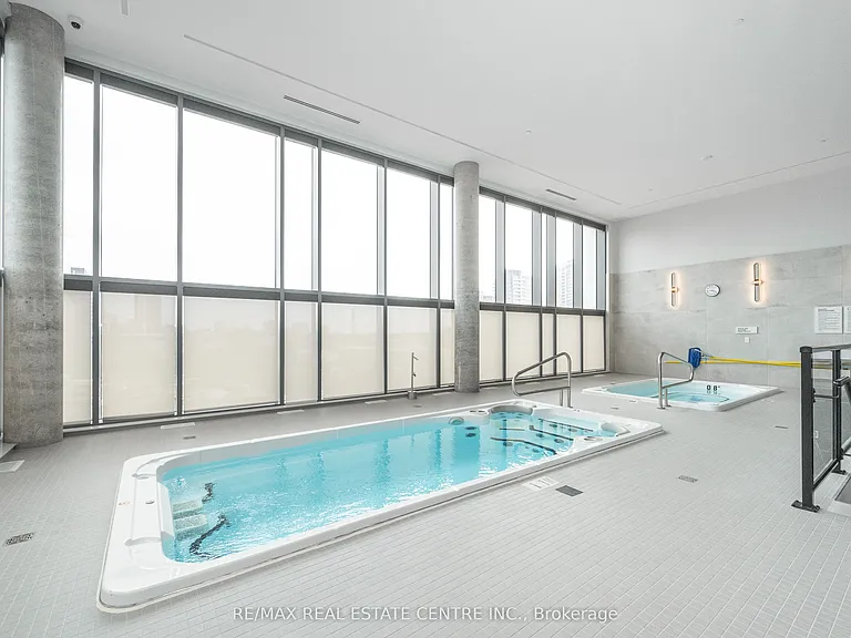 15 Wellington St S #2912 — Photo 18