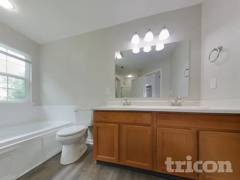 1032 Central Park Blvd S — Photo 10