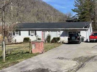 158 Lower Pigeon Rd, Ashcamp, KY 41512