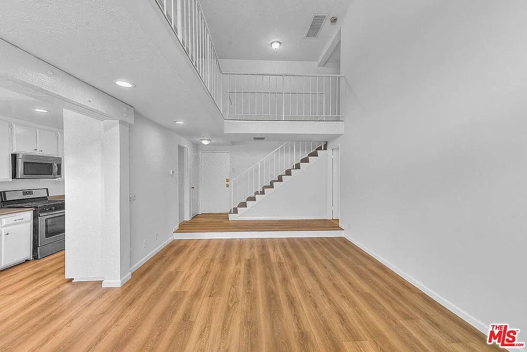 2 bed, 2.0 bath, 1771 sqft, $3,650 — Photo 3
