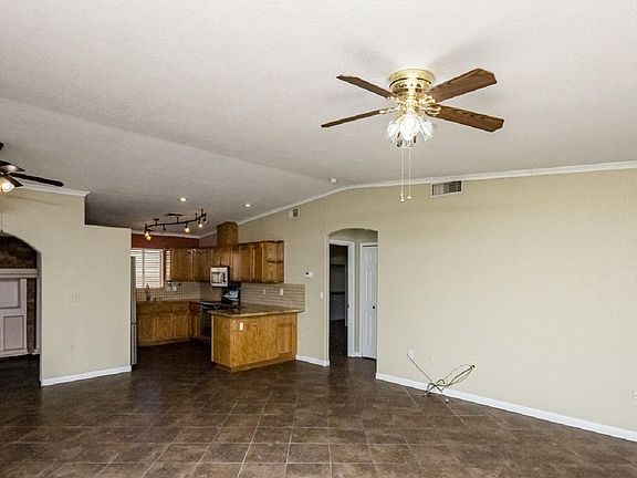 4th image of 3967 Breakwater Dr