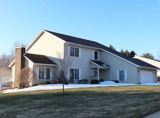 900 Crabapple Dr, State College, PA 16801