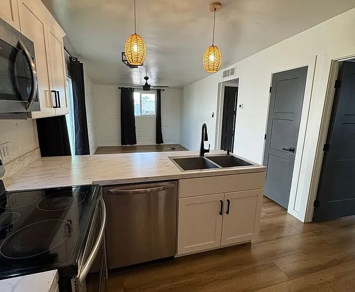 205 W 25th St — Photo 6