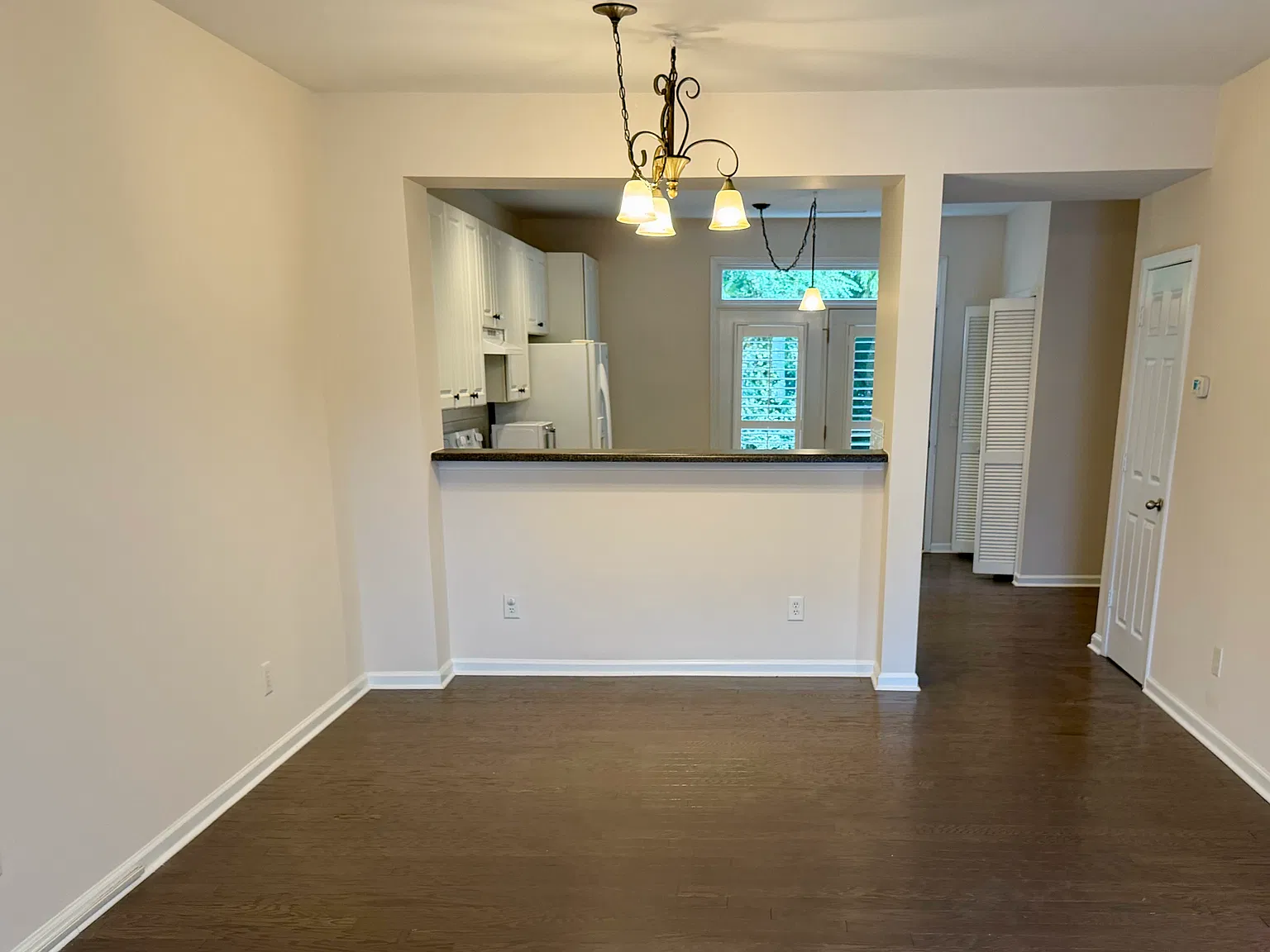 2 bed, 2.5 bath, 1470 sqft, $1,800 — Photo 3