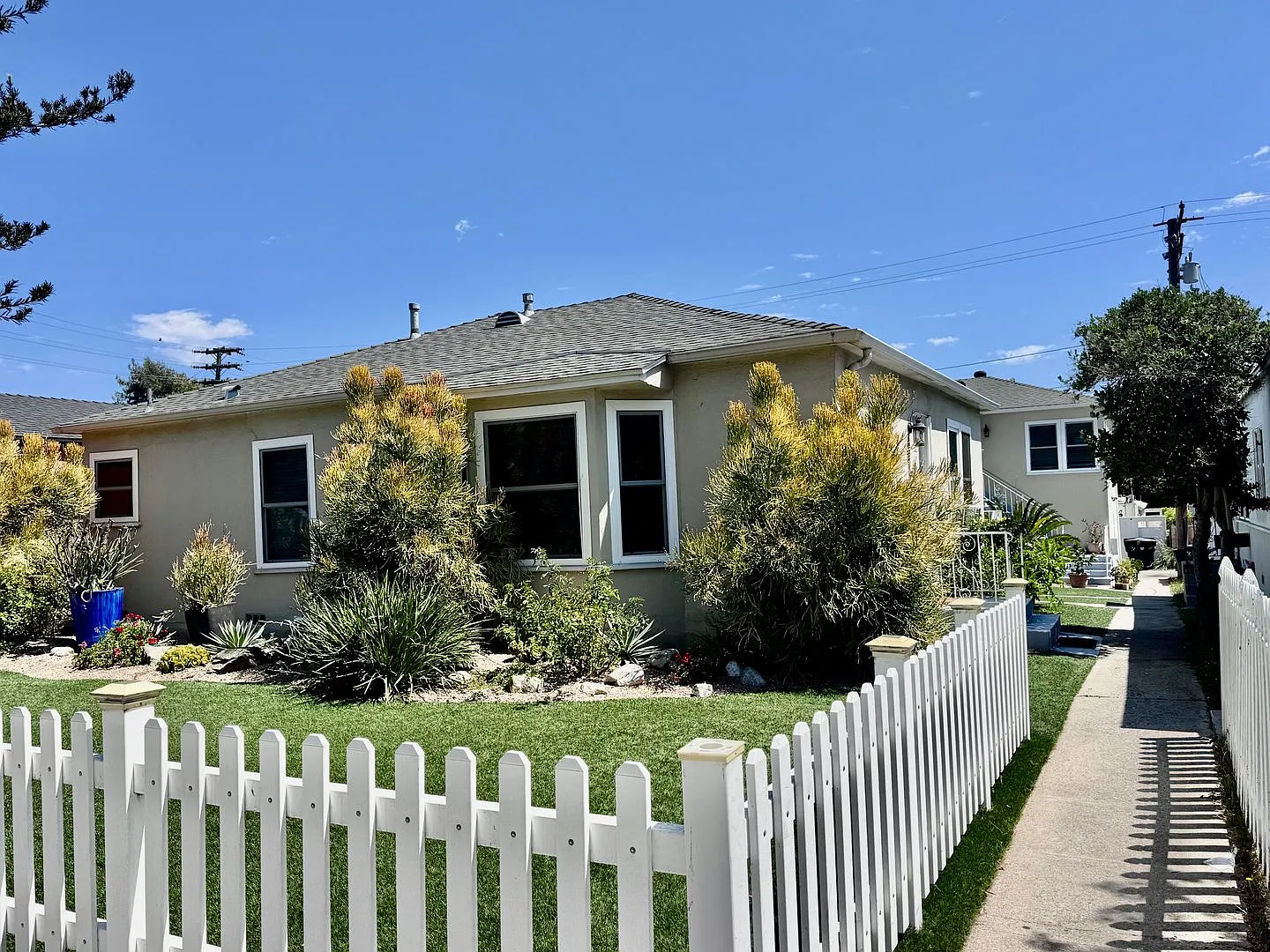 2458 Ocean Park Blvd — Photo 1