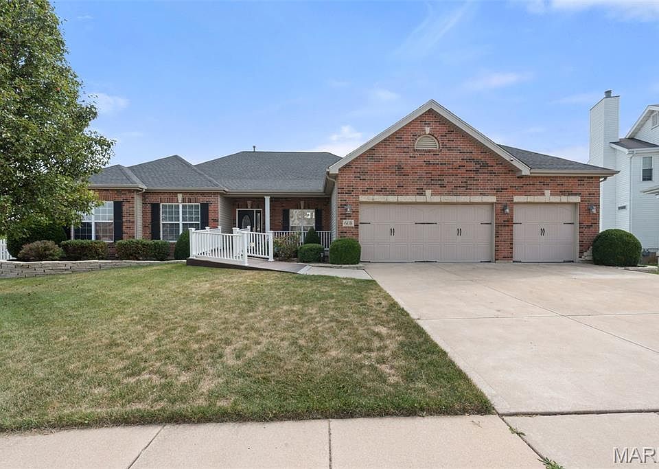 1st image of 608 Derek Dr