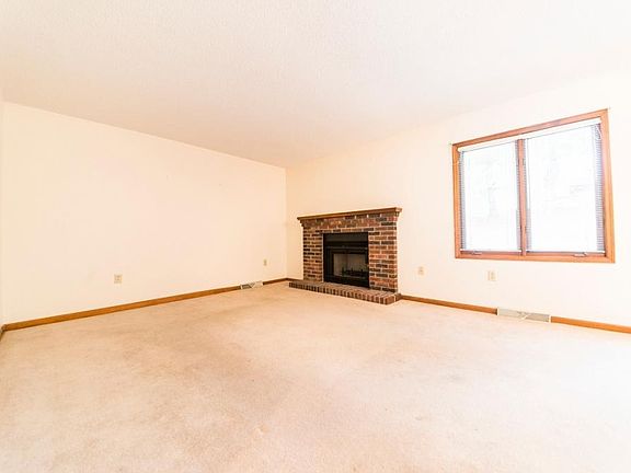 5th image of 1173 Pebble Dr