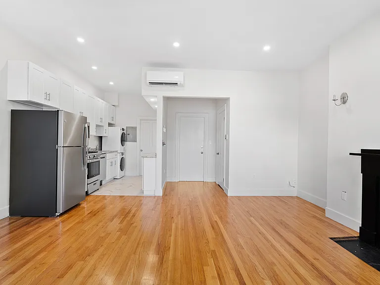 233 Beacon St #11 — Photo 4