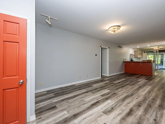 4th image of 608 Magnolia