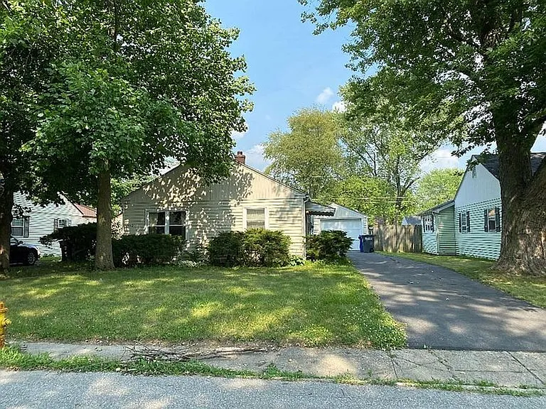 1032 N Korby St — Photo 1
