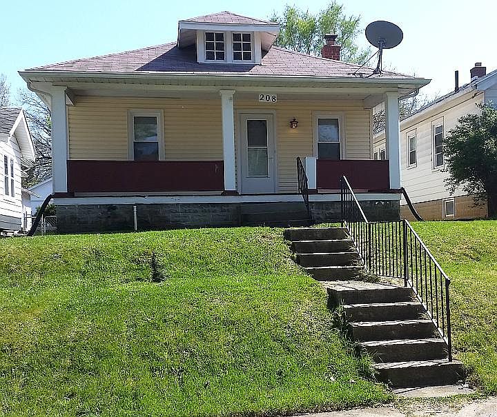 1st image of 208 Fernwood Ave