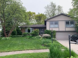 815 Apache Ct, Lake Zurich, IL 60047