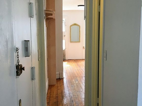 5th image of 632 E 14th St APT 18