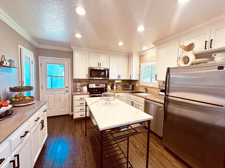 332 Quiet St — Photo 9