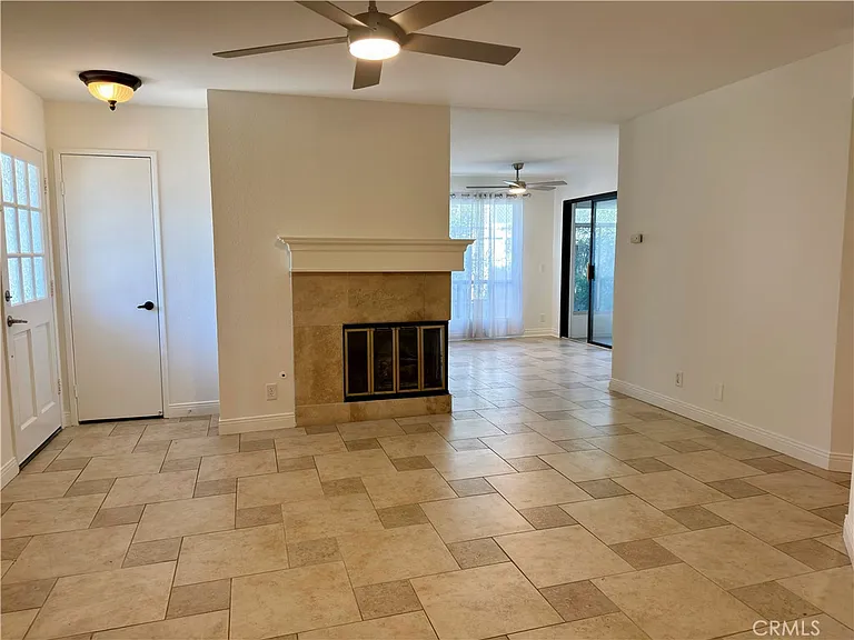 60 Coventry Ln — Photo 4