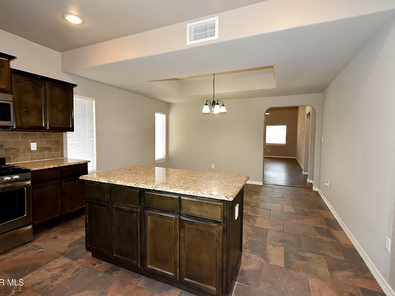 300 Saltford Pl — Photo 15