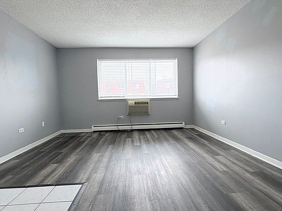 3rd image of 1225 E Woodbury Ln APT 2B