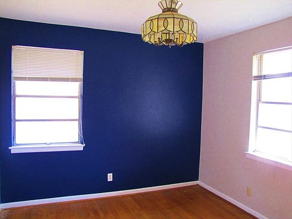 5th image of 313 W Celeste Dr