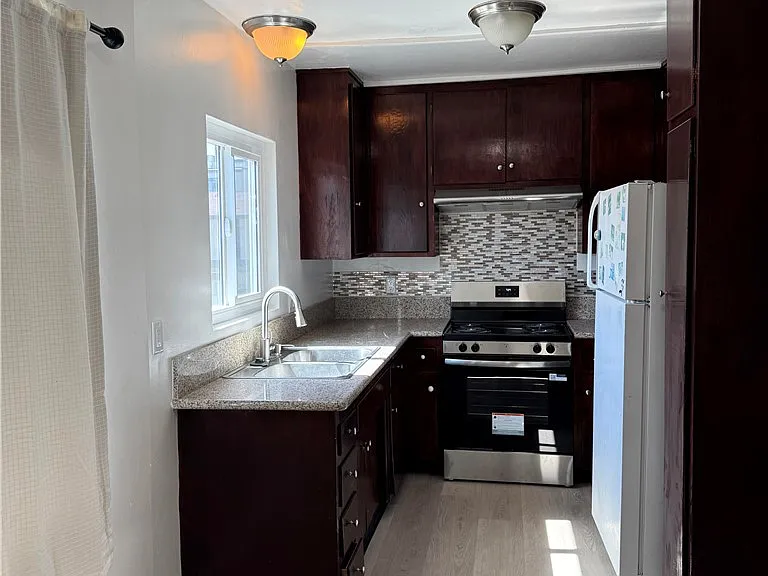 221 Saint Francis St #12 — Photo 6