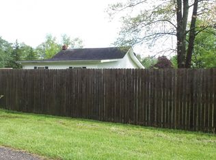 17609 Denver Dr, Lake Milton, OH 44429