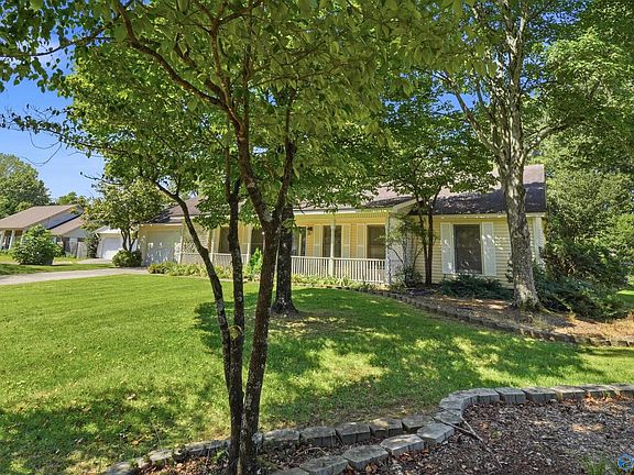 3rd image of 14875 Clovercrest Dr SE