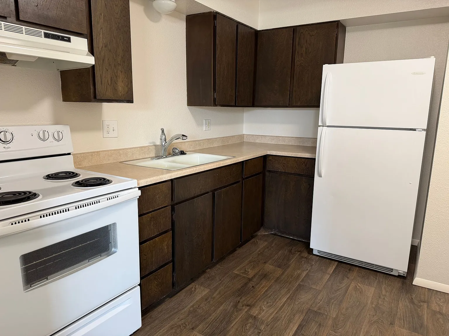 Parkway Apartments — Photo 2