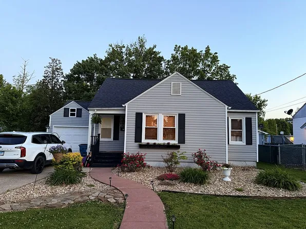 304 W Parkhurst St, Fairfield, IL 62837
