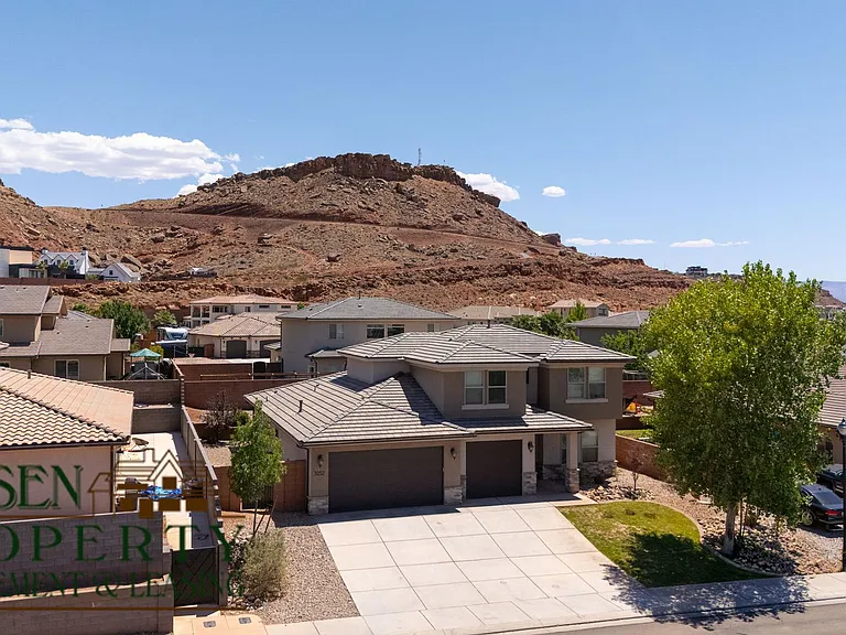 3252 E Tanoak Dr — Photo 5
