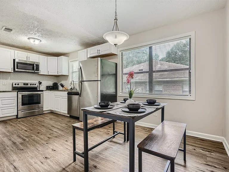 1091 Summer Brook Rd — Photo 16