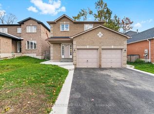 3 Masters Dr, Barrie, ON L4M 6W4