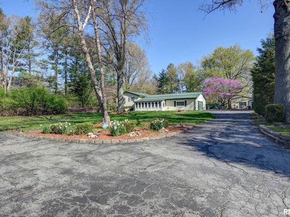 615 N Leland Ln, Taylorville, IL 62568