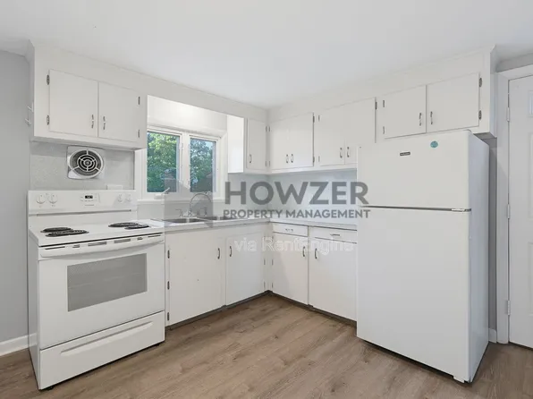 14 Ellis Dr, Hyannis, MA 02601